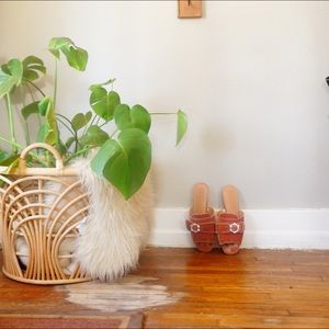 A New Day pink velvet slip on